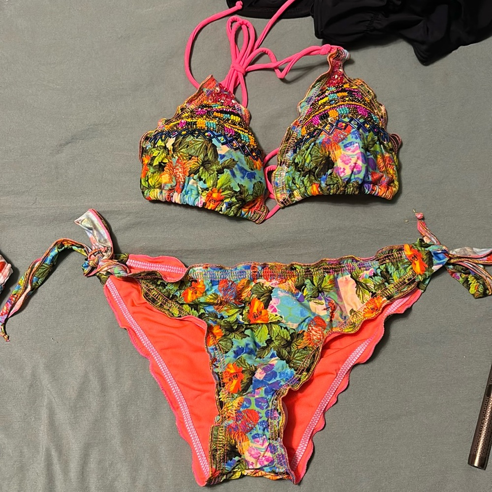 Bathing suit